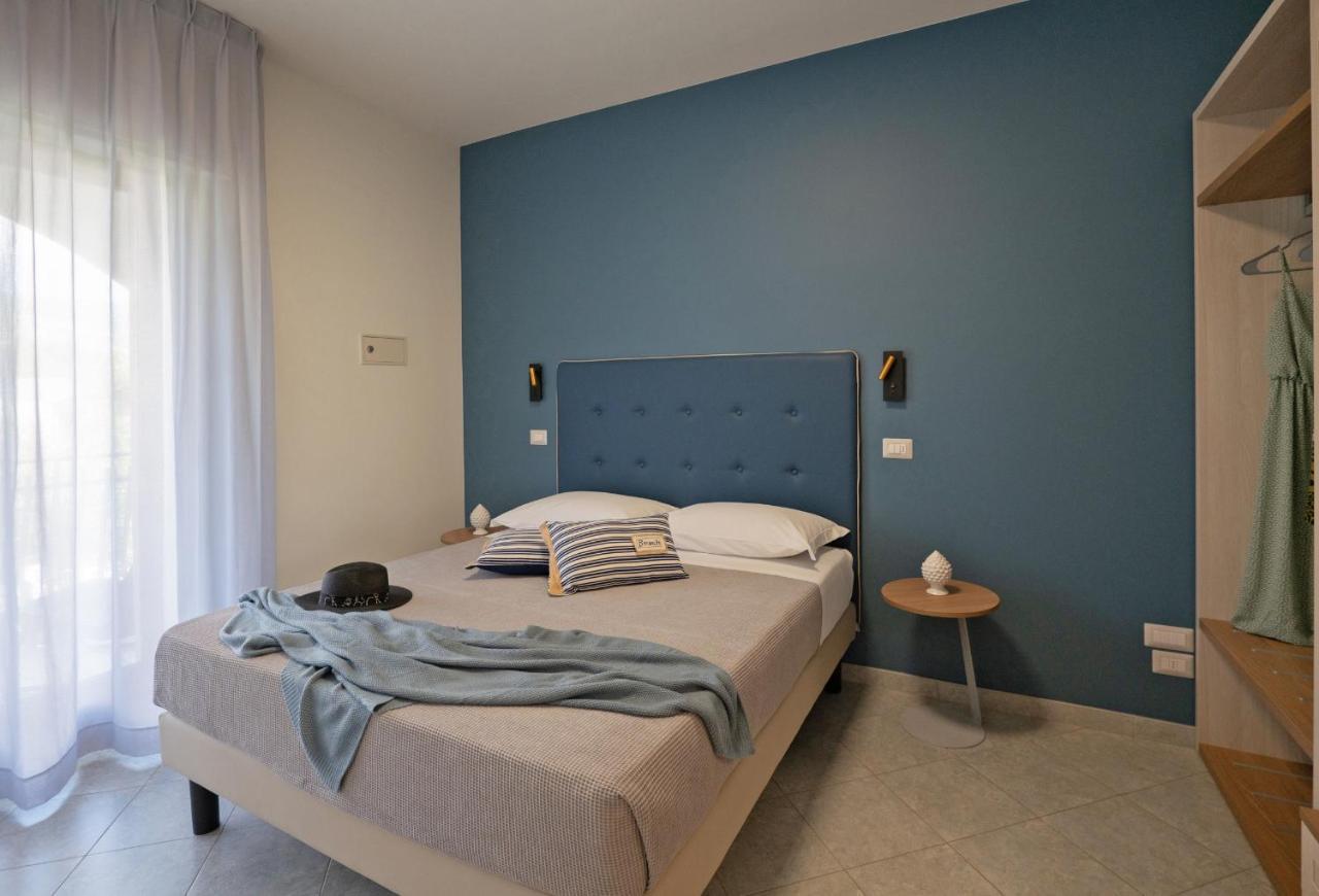Hotel Residence Torre Del Porto Mattinata Eksteriør bilde